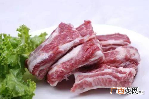 猪肉上的印章能吃吗,猪肉长方形盖章有什么问题，吃了对身体有什么害处？