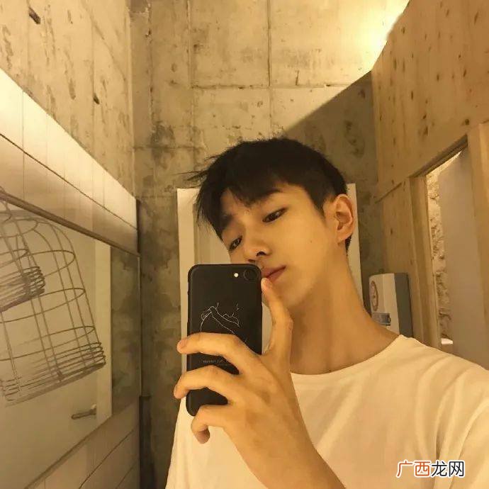 经常换微信头像的男人是什么心理,一个男人经常换微信头像这是什么心里表现？