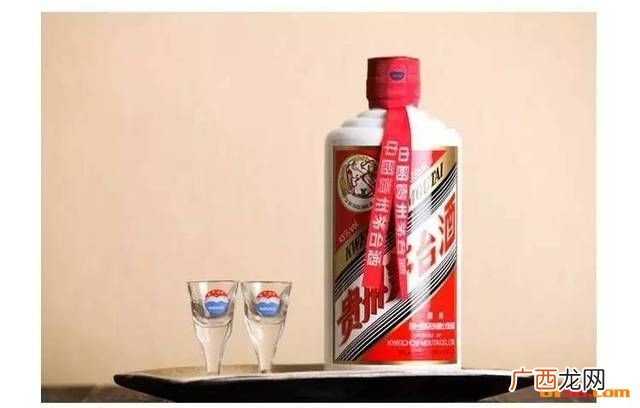 茅台酒杯一杯多少毫升,茅台小酒杯多少毫升？