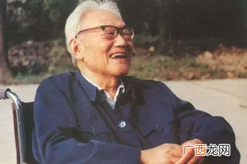 巴金活了多少岁,冰心奶奶和巴金爷爷有什么故事？