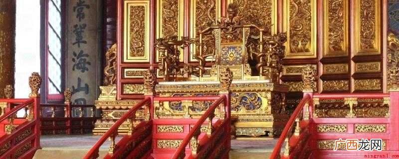 清朝共有十二帝,入关前二帝分别是努尔哈赤和皇太极 清朝历代皇帝