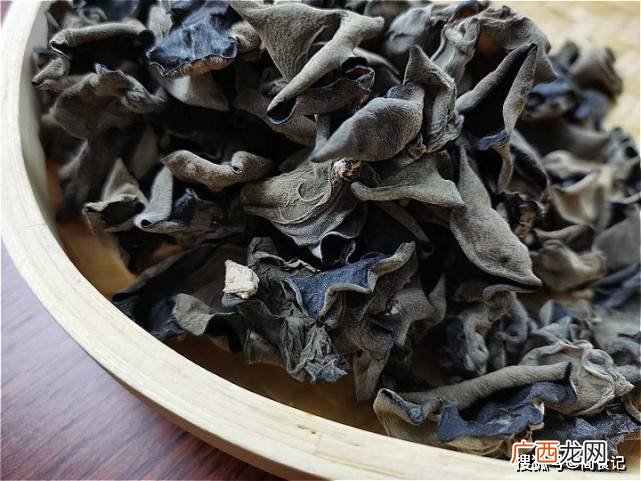 木耳不焯水能吃吗,蒜苔炒木耳不焯水可以吗？