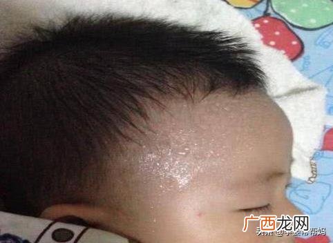 小孩睡觉老出汗是什么原因,小孩一睡觉后背就出汗是什么原因？