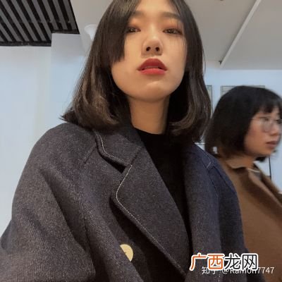 长脸型适合什么样的发型女,50岁长脸发型女适合发型？