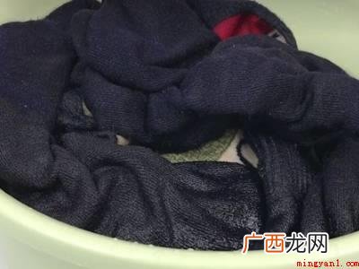 衣服清洗注意事项_新闻中心 怎样去除衣服上的油渍痕迹