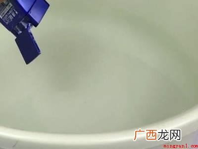 衣服清洗注意事项_新闻中心 怎样去除衣服上的油渍痕迹