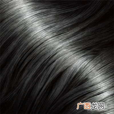 头发干枯毛躁怎么改善,头发干燥怎样变柔顺？