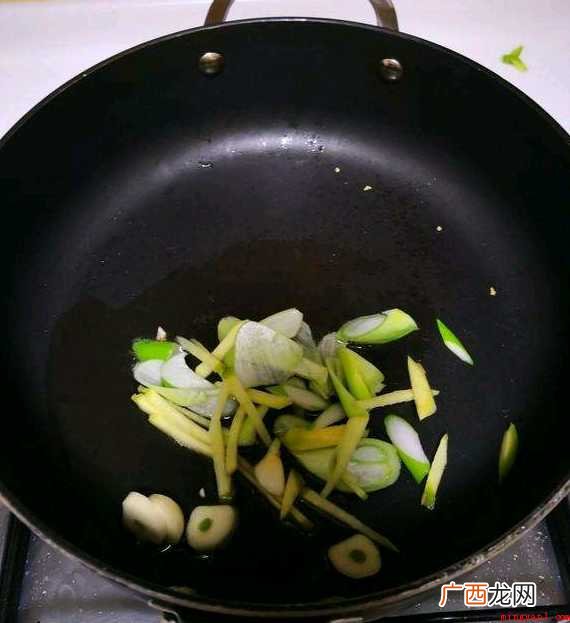 爆炒虾应该怎样做 怎样做爆炒虾