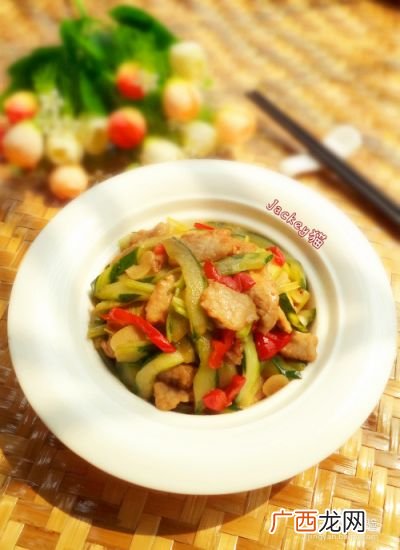 黄瓜怎么炒好吃家常菜,炒鸭蛋怎么做好吃？