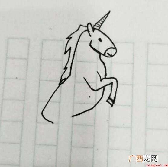 马的简笔画怎么画 画马站立的蹄子 马的简笔画怎么画