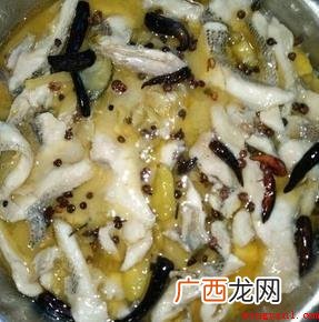 有关酸菜鲈鱼的做法是什么 酸菜鲈鱼的做法是什么