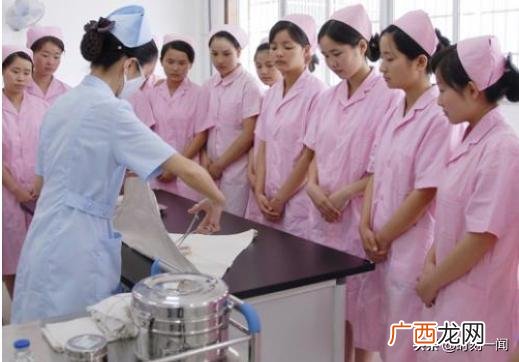 护理和护士一样吗,高级护理和护士有什么区别？工资一样吗？