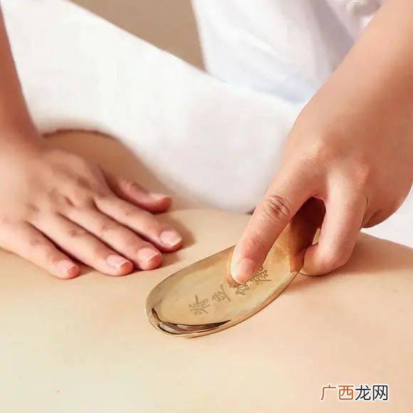 刮痧能去除体内湿气吗,医生，去除湿气，刮痧和拔罐，哪个去湿气效果比较好？