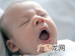 打哈欠是什么意思,相亲女聊天打哈欠是什么意思?相亲认识个女孩，星期天去看完电影出来？