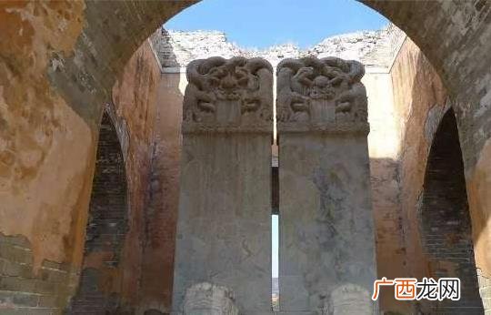 康熙墓被盗了吗,康熙地宫考古意义重大，为何专家非但不挖掘反而将地宫门永久关闭了？