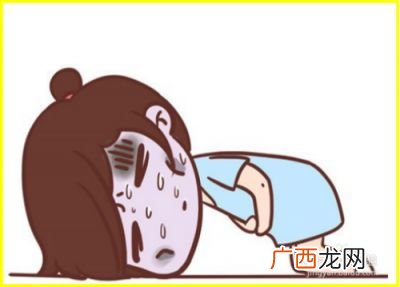 大姨妈提前来怎么回事,月经提前是什么引起的？