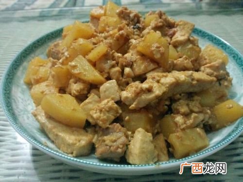 豆腐炖什么好吃,什么鱼炖豆腐好吃？