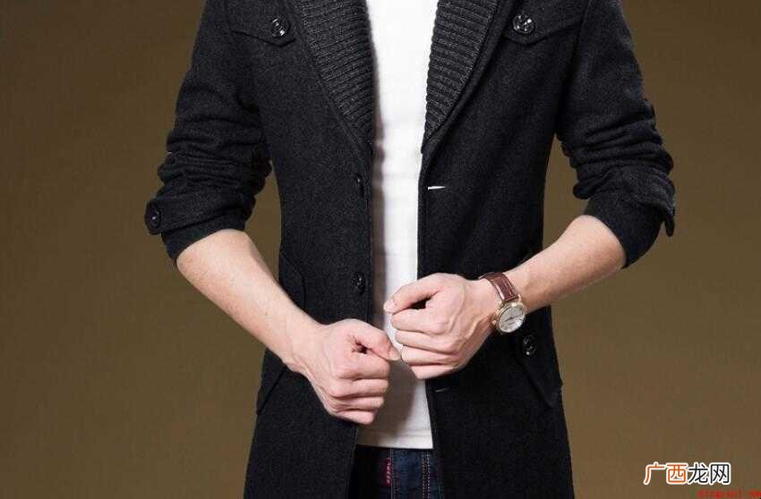 一般指衣服的尺寸、衣服、鞋袜的肥瘦或大小 男装xxxl是多大码