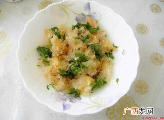 白银耳味甘,是一种非常营养的廉价补品 凉拌银耳的做法是什么
