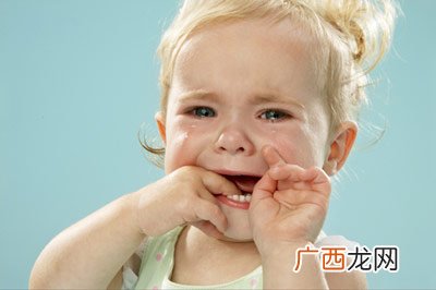 宝宝突然大哭是什么原因,两个月宝宝突然爱哭闹是怎么回事？