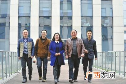 村书记是公务员吗,村干部是公务员吗？