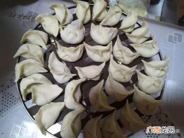 饺子怎么煮不破皮,怎样煮饺子不破皮不粘？