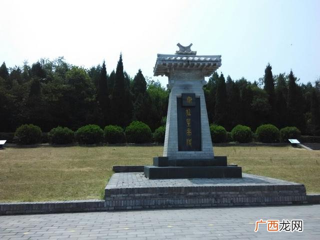 秦始皇陵墓在哪里,秦始皇的真正陵墓所在地在哪儿？