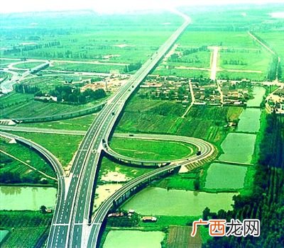 沪蓉高速公路是哪到哪,沪蓉高速哪年建的？