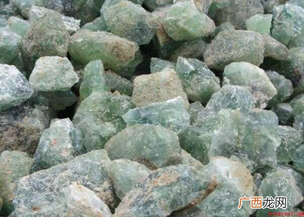 萤石粉在工业上经常被使用 萤石粉是什么