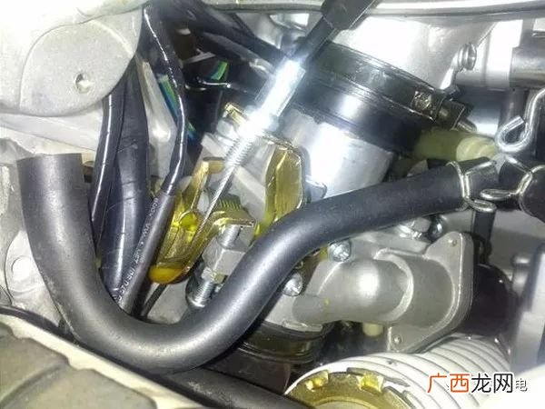 电喷摩托车和化油器摩托车哪个好,摩托车化油器和化油器区别?