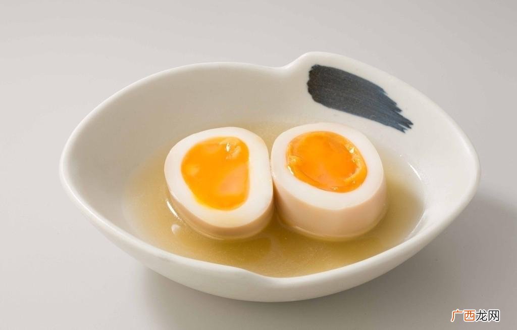 鸡蛋可以天天吃吗,鸡蛋一天可以吃一百个吗？