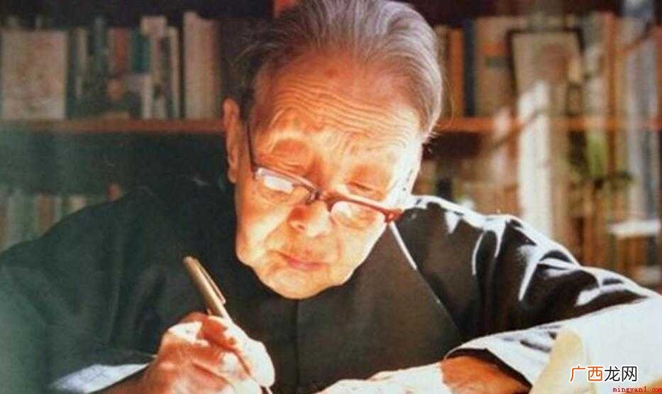 成功之花,人们常常羡慕它 作家冰心的简介是什么