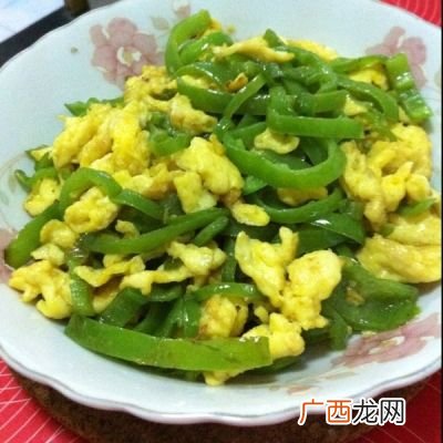 鸡蛋炒辣椒怎么炒,辣椒炒鸡蛋有点辣咋办？