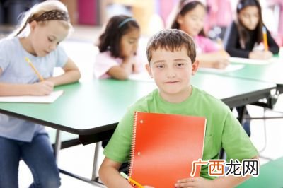 老师多少岁退休,教师退休潮何时来临？