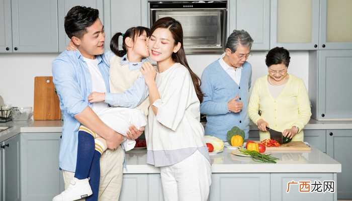 梦见家里有人来探亲是什么意思