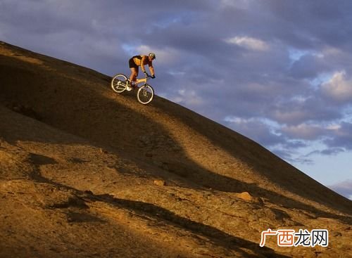 断崖式什么意思,断崖式下跌什么意思？