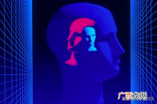 本我和自我与何区别,举个例子解释下本我·自我·超我三者的关系？