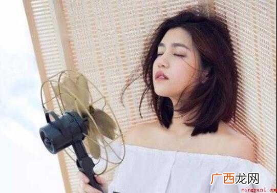 齐肩短发怎么扎简单好看