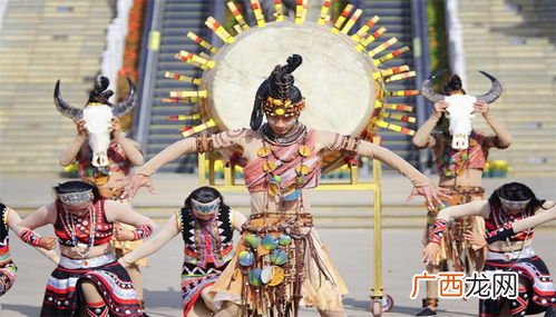 新疆有多少个民族,新疆有多少平方公里？