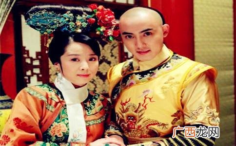 宫锁心玉中良妃是谁,《宫锁心玉》中的良妃之前为什么这么整晴川?既然她是晴川父亲的师妹，怎么会对晴川这么坏呢？求大神帮助？