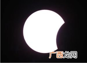 日食通常发生在什么时候,日食发生在？