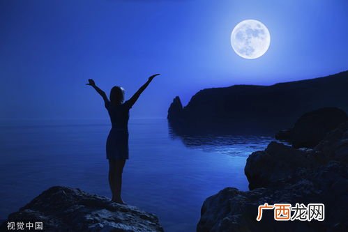 十五的月亮都有哪些比喻句,十五的月亮那么什么那么什么？