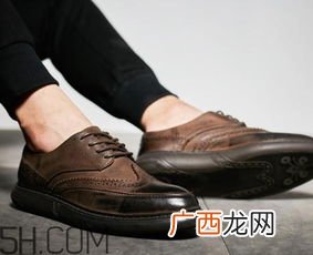 皮鞋会越穿越松吗,鞋子买小了会越穿越松吗？