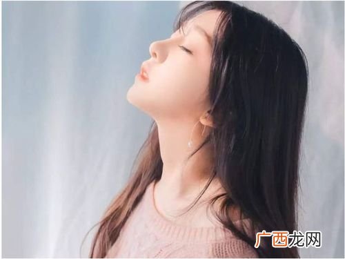 100种聊天幽默开场白,晚上聊天的幽默开场白男生？