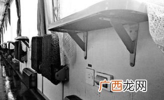 火车卧铺几点关灯,火车几点开灯？