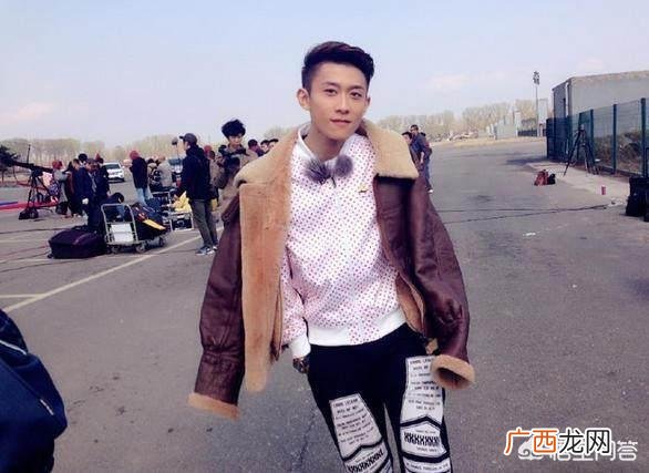 韩红是男还是女,韩红是张一山的亲姑姑吗？