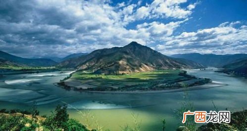 巫山在哪里属于哪个省,巫山旁的两个省区是什么？