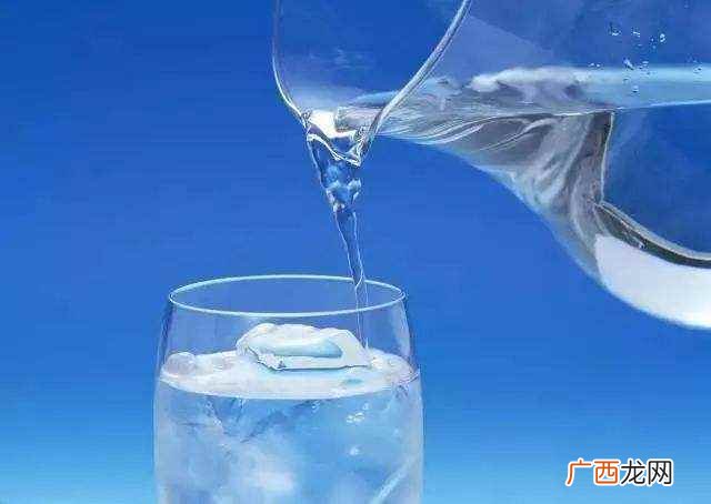 饮水类型为自来水、桶装水、分质供水和自动售水机售水 500ml水多重