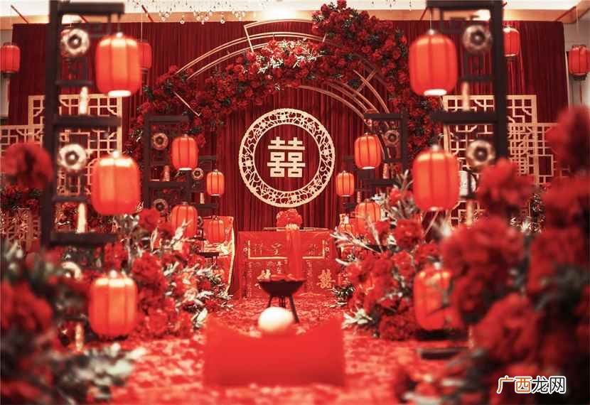 结婚纪念日送老婆什么礼物 女生几岁可以结婚