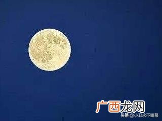 月是故乡明的前一句,露从今夜白月是故乡明出自谁的诗?